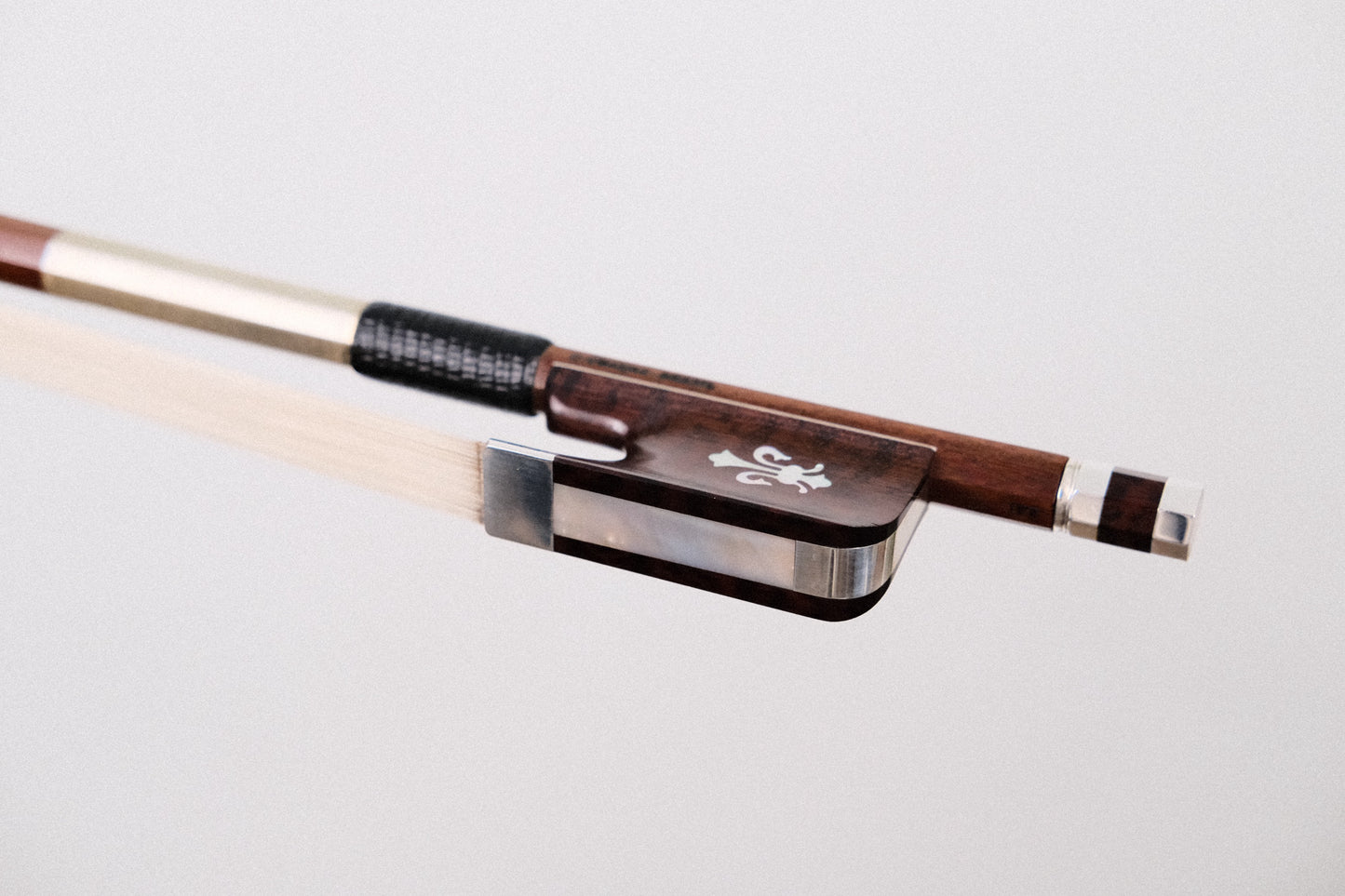 Arcos Silver Fleur-de-Lis Bow - Ipe with Snakewood Frog