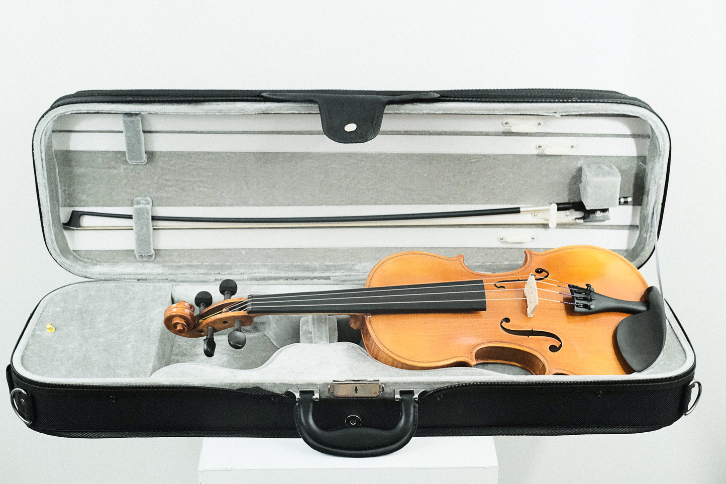 Soniat 4/4 Violin Outfit